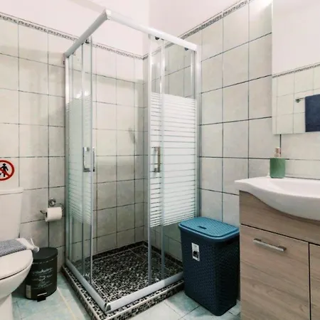Ariadni Apartment *