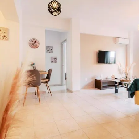 Ariadni Apartment *